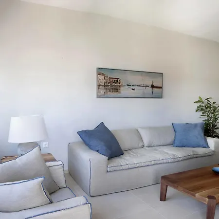 Aethrion Boutique Homes Hotel 3*